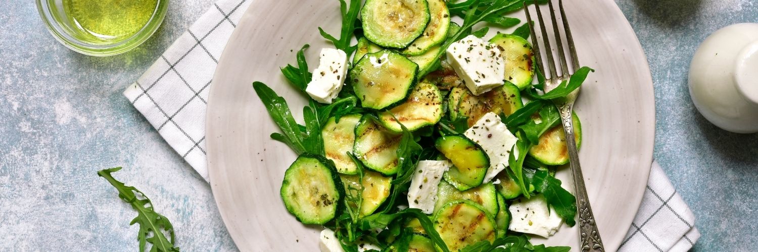 Salată de dovlecei cu brânză feta